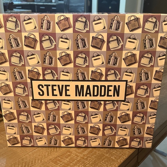 Steve Madden Light Gray Accessory Set - Picture 2 of 3